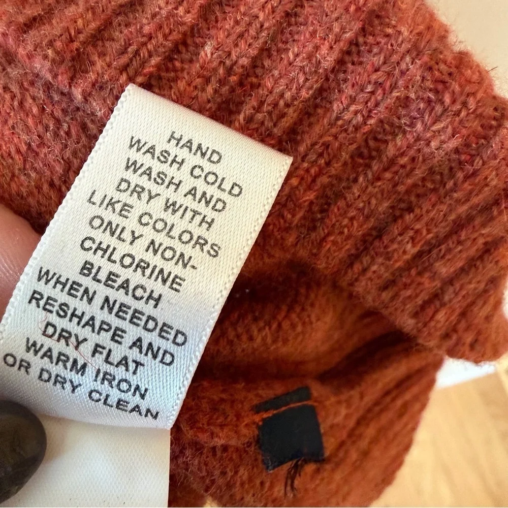 Banana Republic Men's Terracotta Rust Crewneck Sweater Luxury Winter Blend